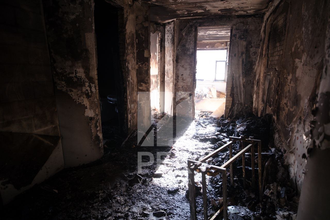 Пожежа та наслідки удару в Києві