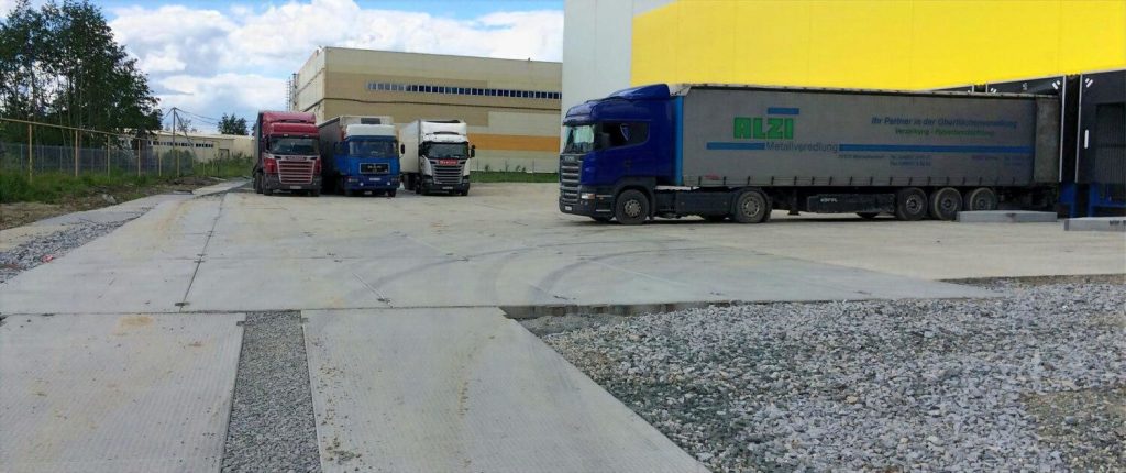 Использование дорожных плит для подъезда в логистике