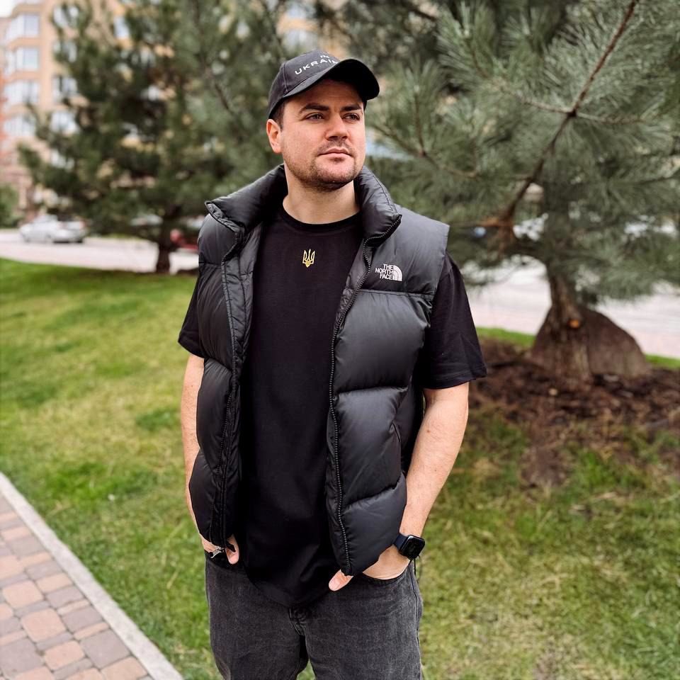 Чорний корпоративний жилет