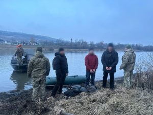 Суд в Ізмаїлі засудив підприємницю за організацію незаконного переправлення людей через Дунай на човні
