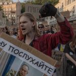 Огляд: Чому багато українців вважають, що Головнокомандувач Сирський має піти у відставку