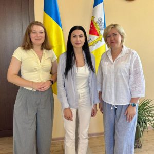 Катерина Татаринцева та Альона Неруца провели робочу нараду з головою New Strategy Center Ukraine Катериною Дадіверіною