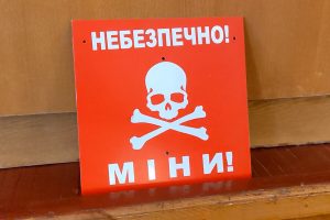 Вибух автомобіля на міні біля села Березівка у Золочівській громаді: водій отримав поранення