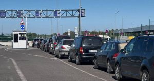 В Одеській області ввели обмеження руху до кордону з Молдовою – які пункти пропуску рекомендують водіям