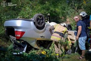 Серйозна ДТП в Одеській області: рятувальники визволили жінку з розбитої машини, постраждала дитина