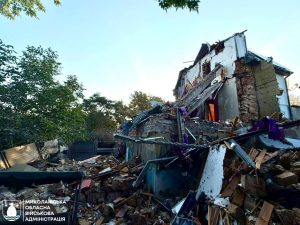 На Миколаївщині сталася атака безпілотників: пошкоджено будинки, травмувалася 75-річна жінка