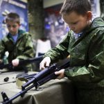 Вкрадених на півдні, що під контролем окупантів, дітей готують до служби в російській армії