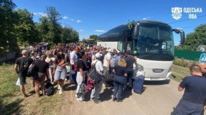 Напад на залізничний потяг в Одеській області: евакуйовано більше 500 пасажирів, є постраждала дитина