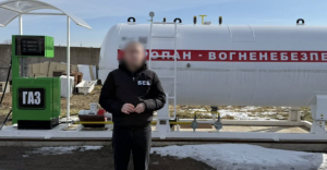 В Одеській області до суду передали фіктивного директора паливної фірми, який підписував папери за 0