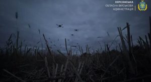 Українські безпілотники доставили гуманітарну допомогу в захоплені Олешки