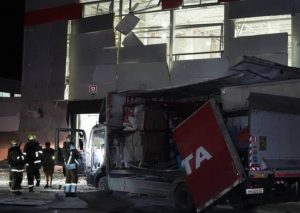 Атака дрона на Одеську область: пошкоджено будівлю та вантажівку