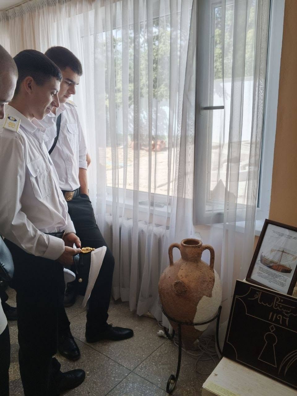 На зображенні може бути: одна або кілька осіб, люди навчаються і кларнет