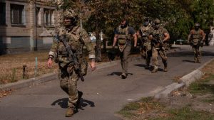 Пояснення: Що стоїть за конфліктом між двома розвідувальними структурами України?