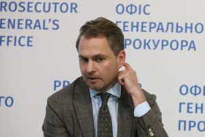 Ніхто не очікує появи дискредитованого Генерального прокурора Кравченка на паризькому заході щодо українських дітей