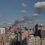 Перевірка фактів: Хибні заяви про масовий відтік поширюються на фоні бомбардувань Києва Росією