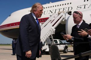 Трамп вихваляє «відмінну» розмову з Путіним на тлі обстрілів міст України російськими військами