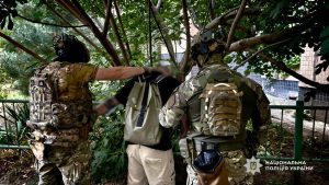 В Одесі затримали чоловіка, який під приводом віртуальних подарунків виманював у дітей фото для порнографії