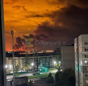 Українські війська нібито атакували російський нафтовий завод і військовий аеродром